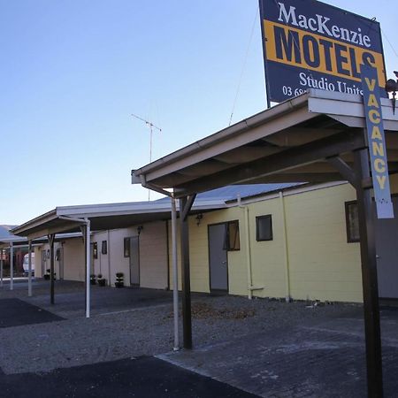 Mackenzie Motels Фэрли Экстерьер фото