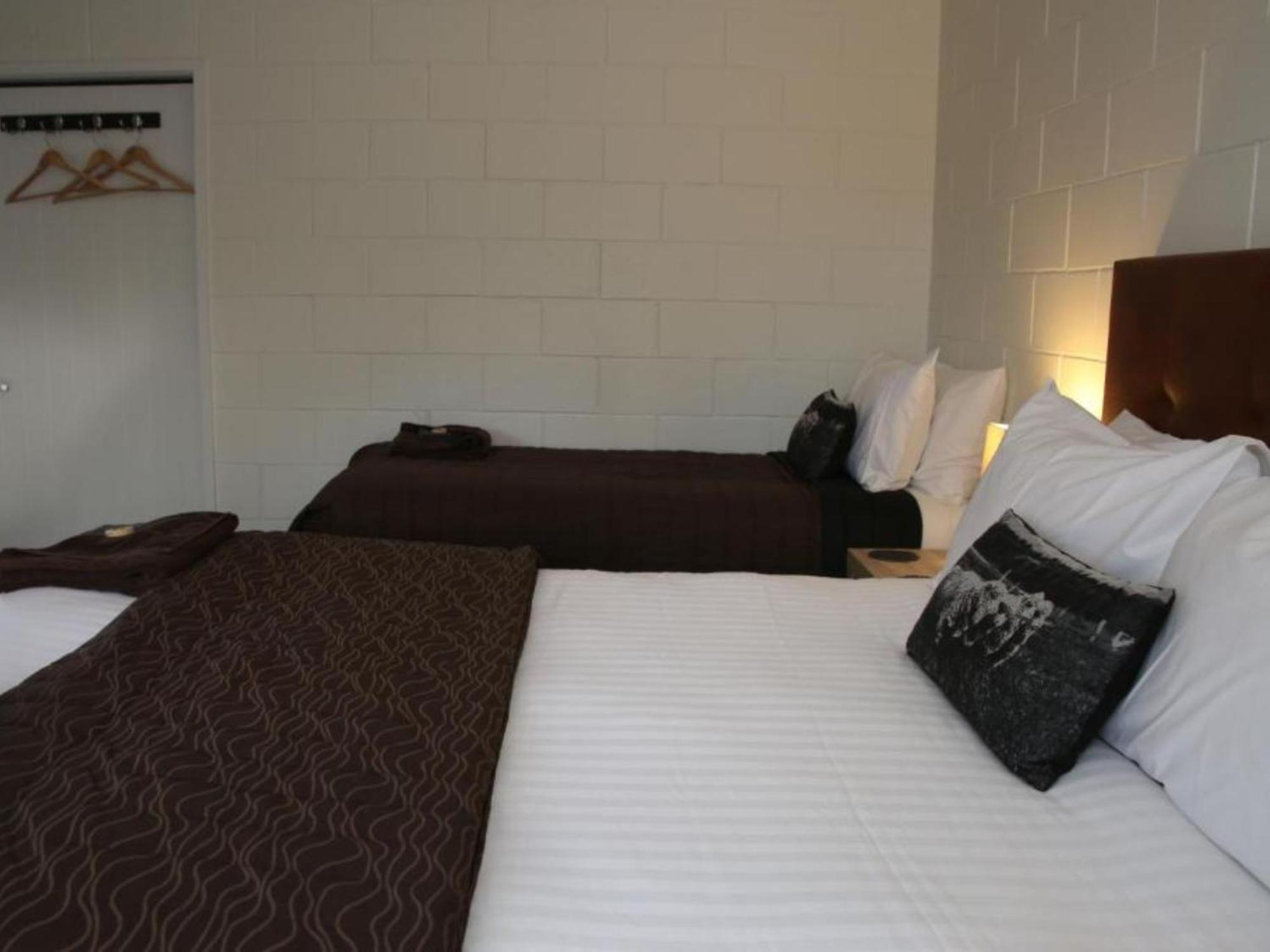 Mackenzie Motels Фэрли Номер фото